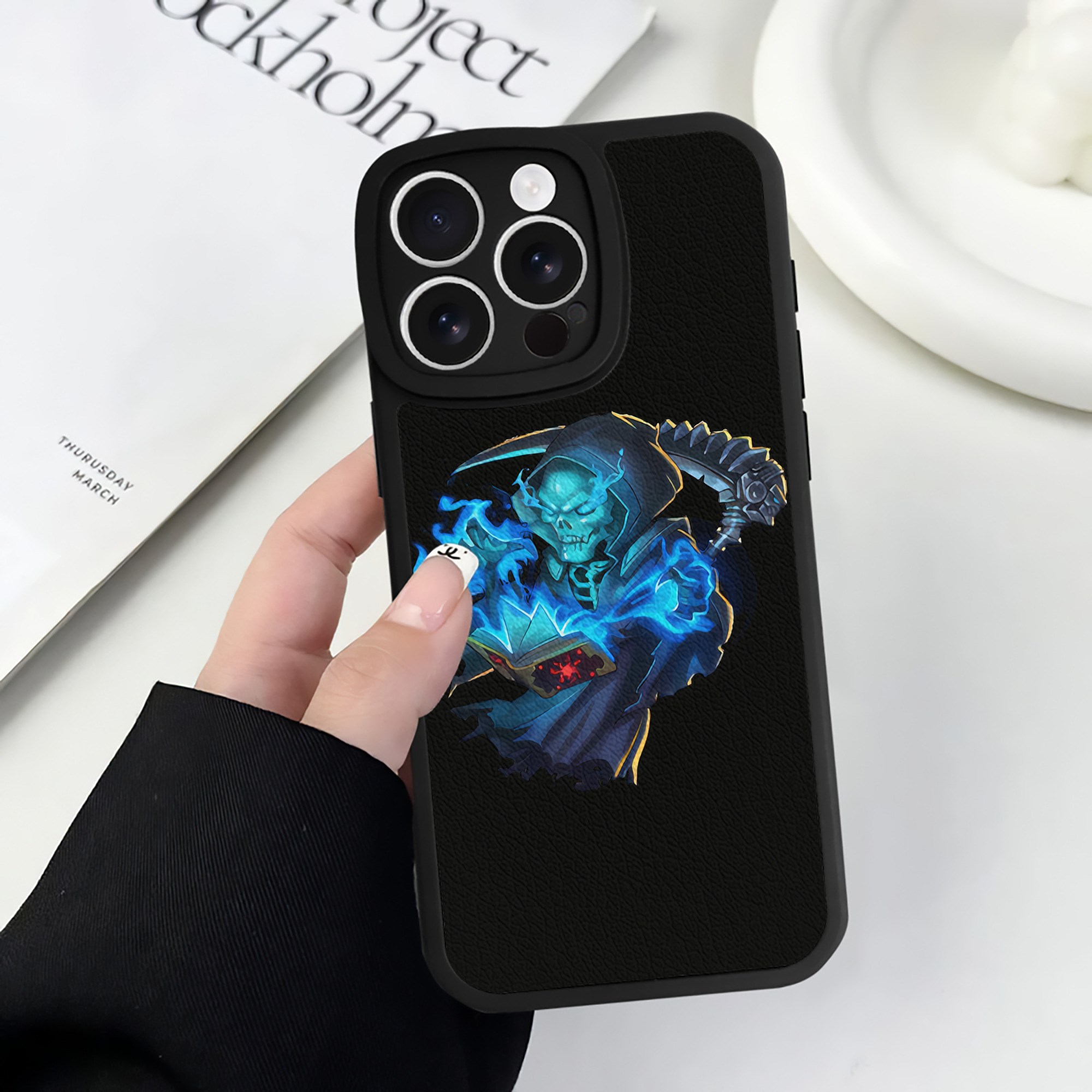 リーグ・オブ・レジェンド League of Legends LOL 【iPhone 16シリーズ対応】シリコンスマホケース（レザー調） 材質：シリコン